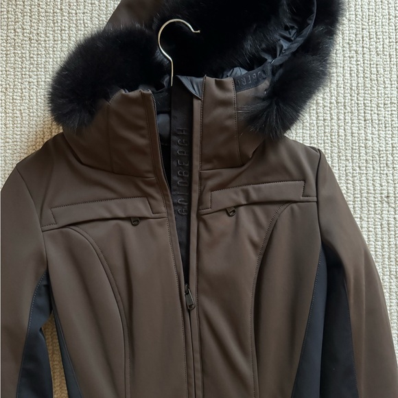 Brand new never worn brown ski suit with black faux fur - Picture 5 of 6